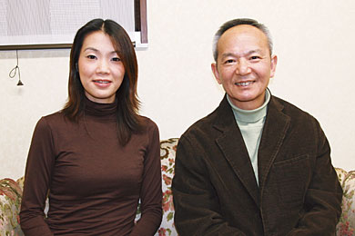 �y���ۃW���[�i���z��ދL���ʐ^